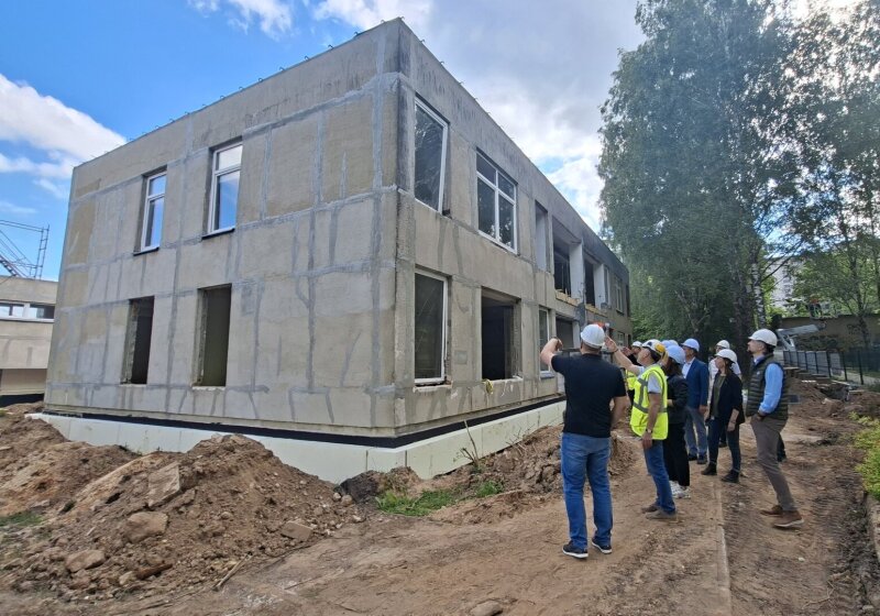 Įpusėjo lopšelio-darželio „Justinukas“ atnaujinimas: liepą objektą pasieks gamykloje gaminami...